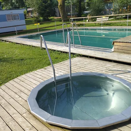 Kralovna - Camp Pod Kastany *