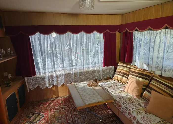 Královna - Camp Pod Kaštany